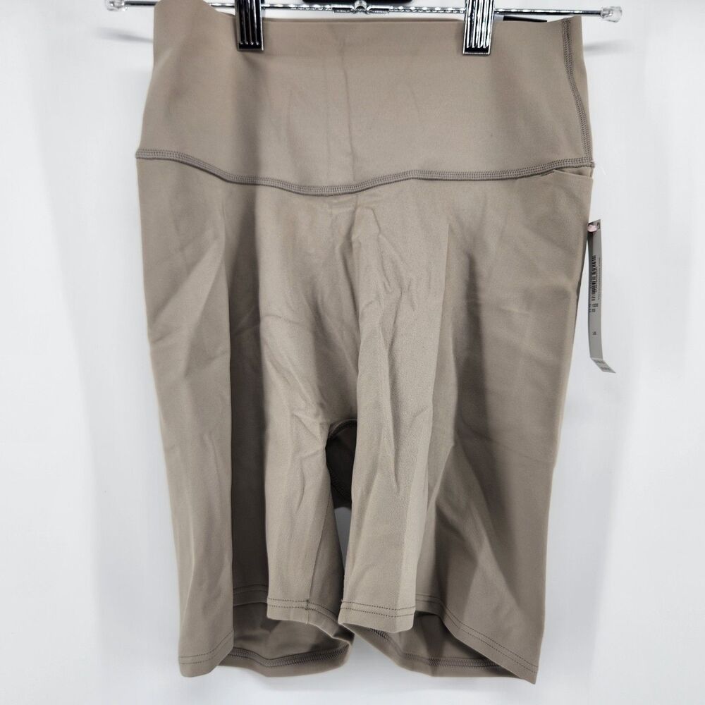 NWT Victoria's Secret Women's Large Tan‎ VSX Elevate 5" Bike Shorts